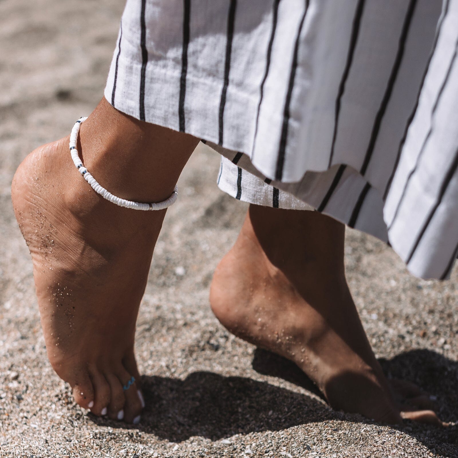 Puka Shell Stretch Anklet - Image 4